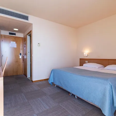 Jadran 4*