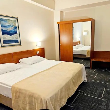 Jadran 4*
