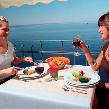 Jadran ホテル リエカ