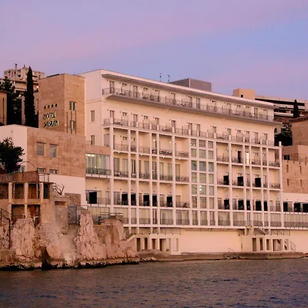 Jadran ホテル リエカ