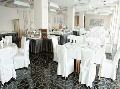 Jadran 4*